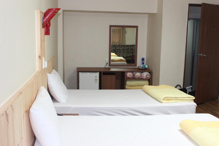 Hyundai Tourist Hotel Чеджудо Экстерьер фото