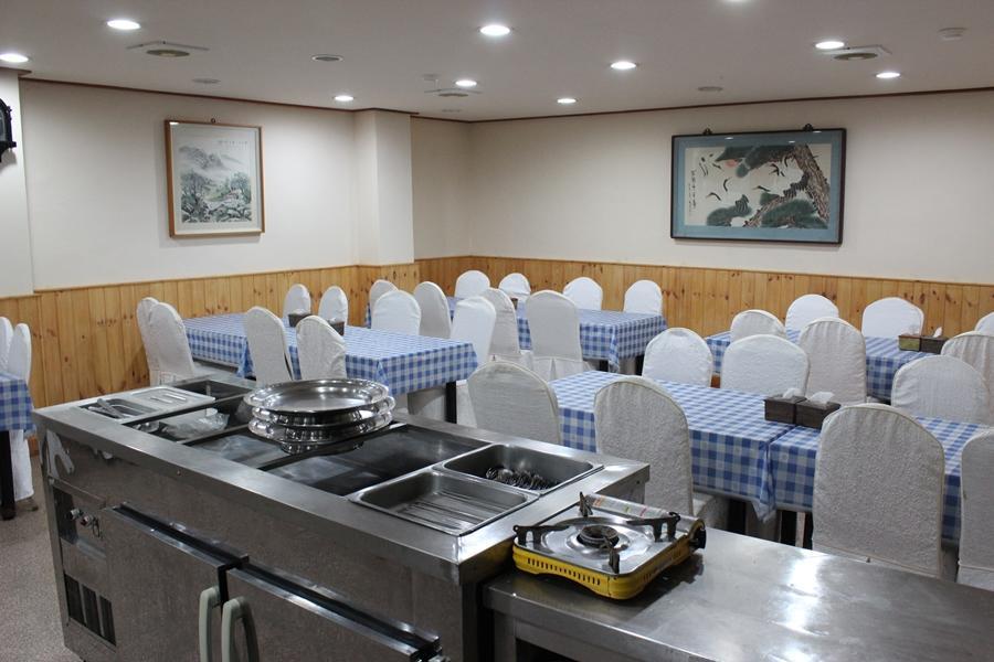 Hyundai Tourist Hotel Чеджудо Экстерьер фото